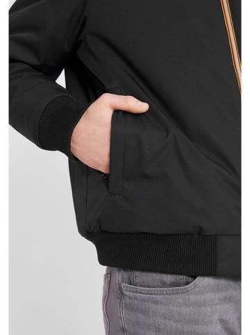 Rabatt 🤩 Bekleidung Derbe Übergangsjacke In Schwarz Günstig Kaufen ⌛ 7 Rabatt 🤩 Bekleidung Derbe Übergangsjacke In Schwarz Günstig Kaufen ⌛ – Bild 5